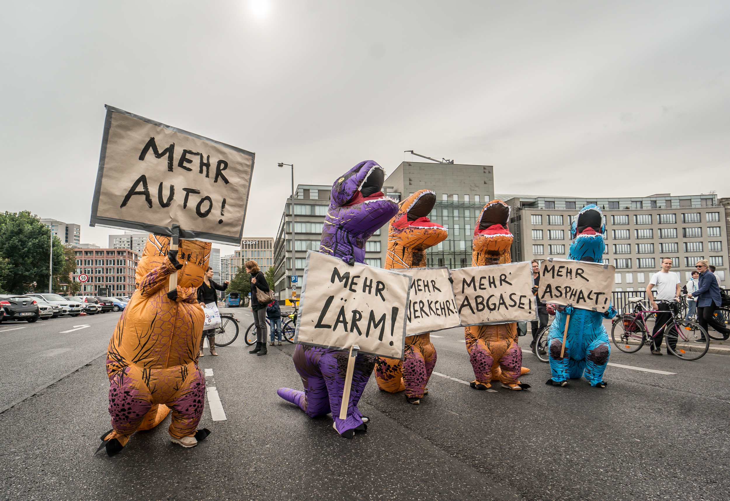 Demo gegen den autogerechten Ausbau der Mühlendammbrücke. 7.9.2019, Changing Cities